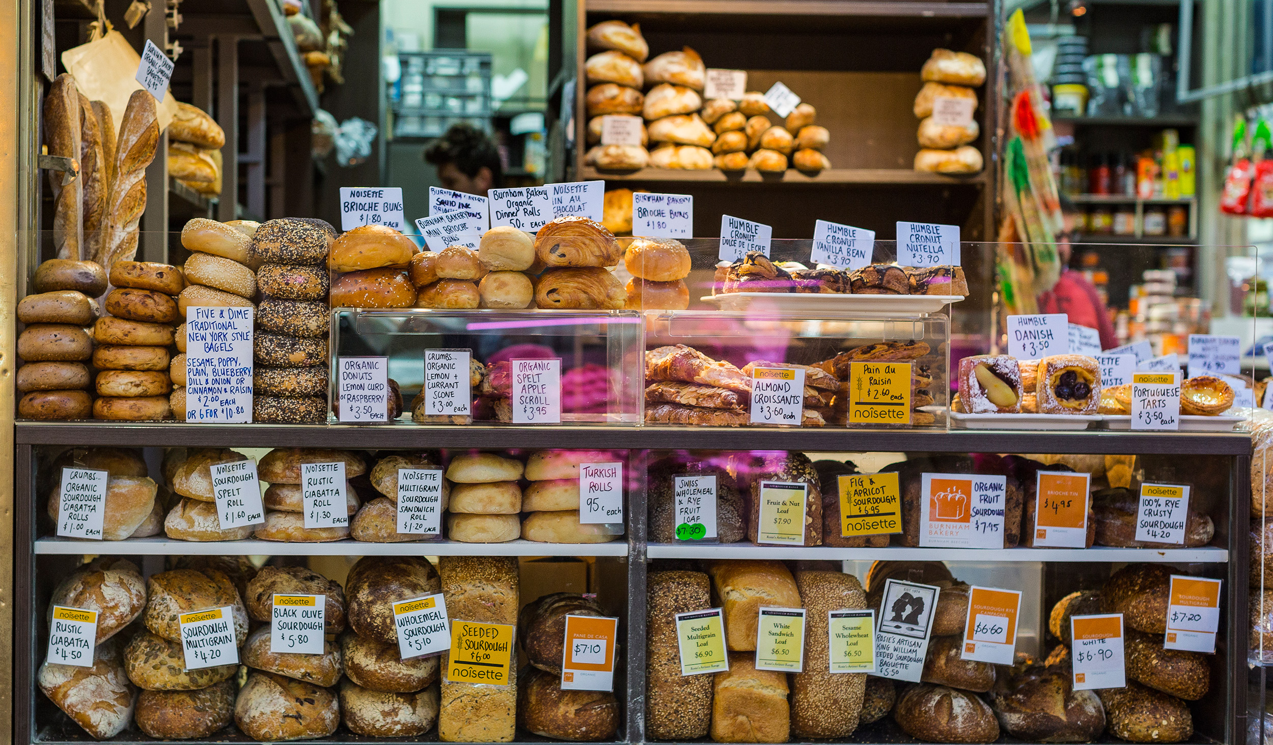 Markets-Melbourne-queen-vic-bread