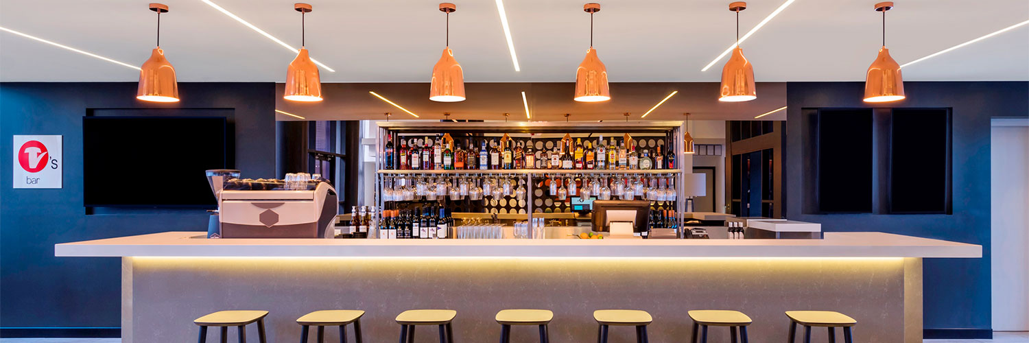 T s Bistro Bar Travelodge Hotel Sydney Airport