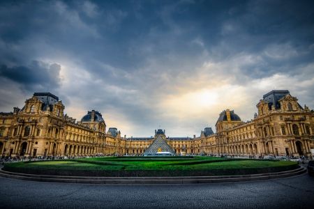 Louvre 450 x 300px.jpg