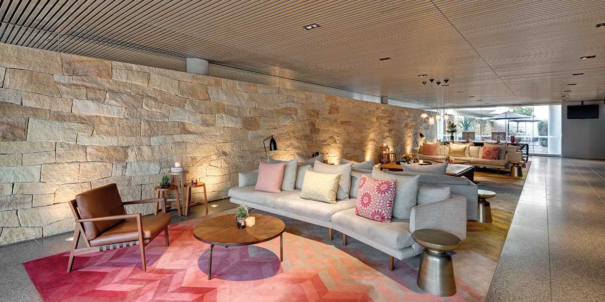 Adina Apartment Hotel Bondi Beach Sydney Official Site Book Adina Apartment Hotel Bondi Beach Lobby 01 2016